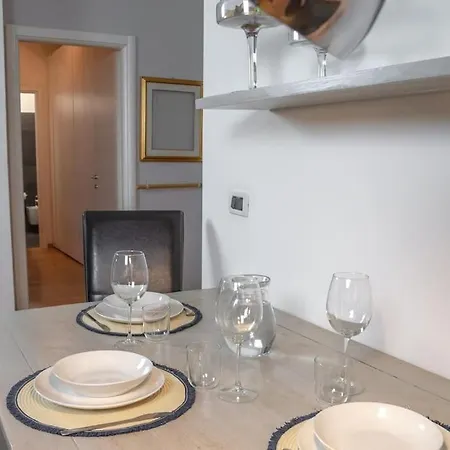 Tridenthome 5 Min From Station & Free Wifi Apartment